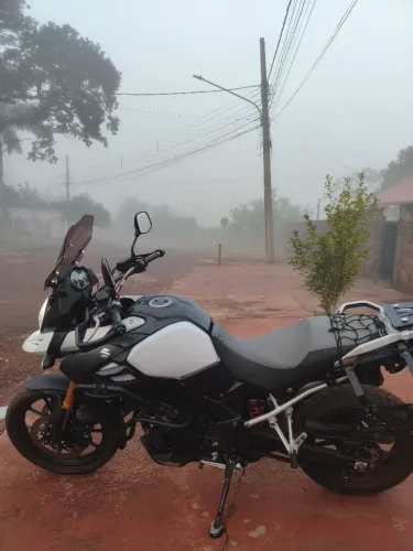 SUZUKI VSTRON 1000