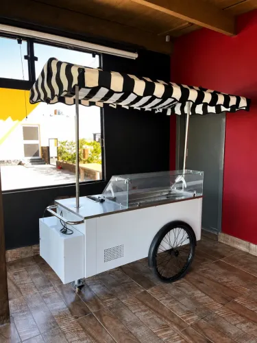 Carrinho/vitrine de gelato - marca Isa, ano 2016