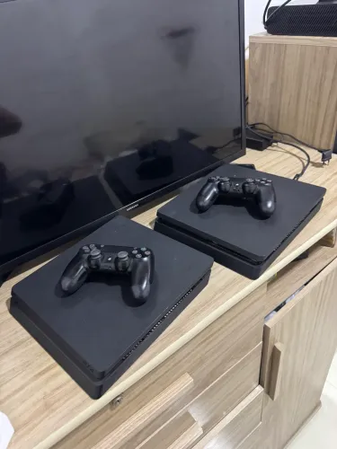PS4 SLIM AMBOS 1 TERÁ DE MEMÓRIA