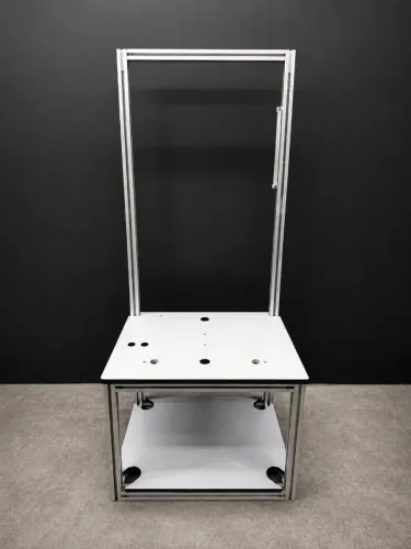 Bancada Industrial Usada em Alumínio 820mm com Prateleira