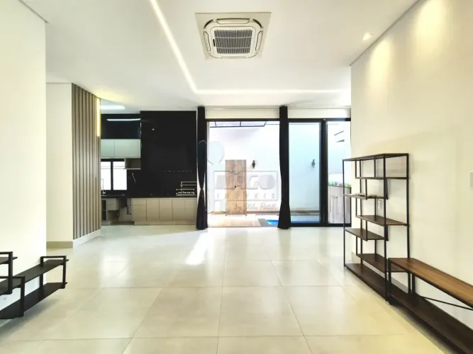 Casa térrea de 140m² com 03 suítes para locação e venda em condomínio - Vila do Golf