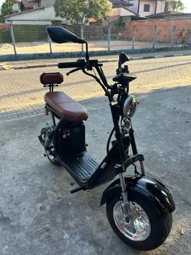 Vendo scooter elétrica semi nova