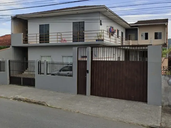 Sobrado com 11 kitnets
