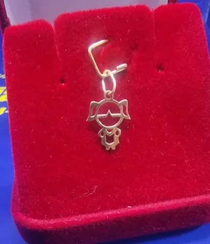 Pingente 16 mm Menina Ouro 18 Kilates Peso 0.30 Grama Maciço                              