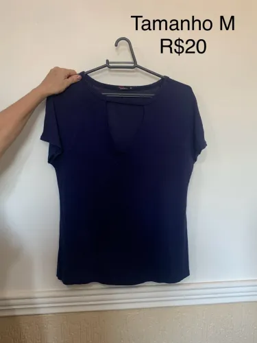 blusa com decote nos seios 
