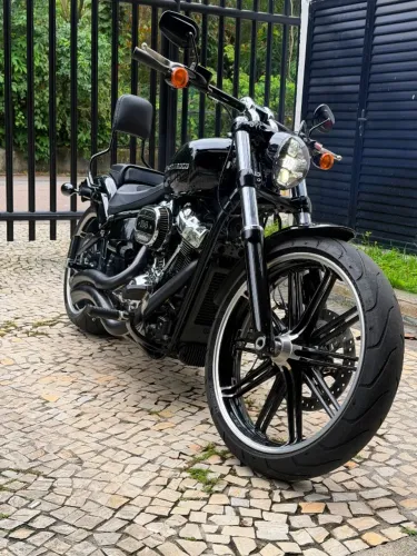 Harley Davidson Breackout 
