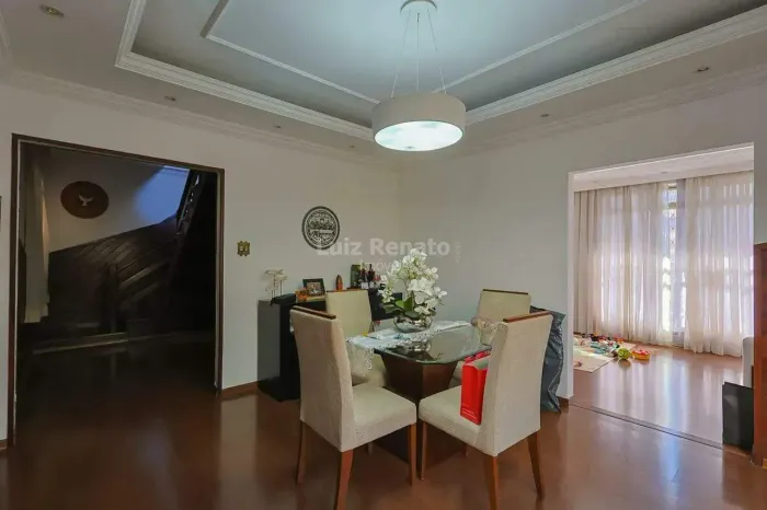 Casa à venda no bairro Sagrada Família