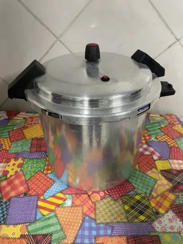 Panela de pressão industrial