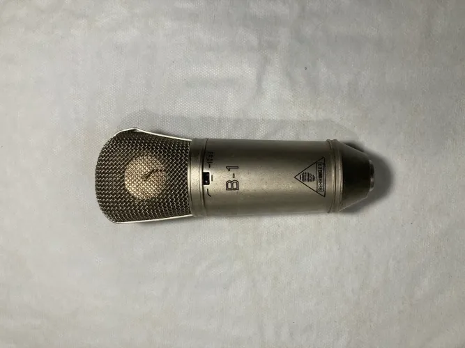 Microfone Behringer b1
