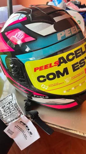 Capacete peels