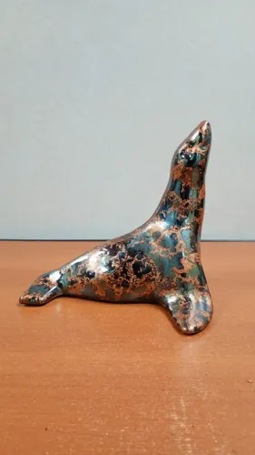 Foca decorativa em cerâmica esmaltada DV00151
