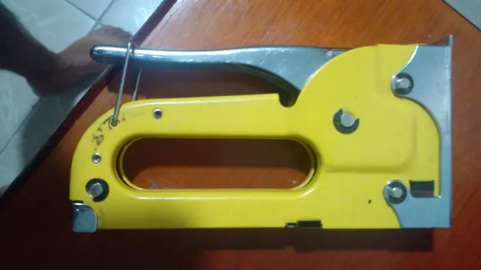 Pra sair rapido grampeador