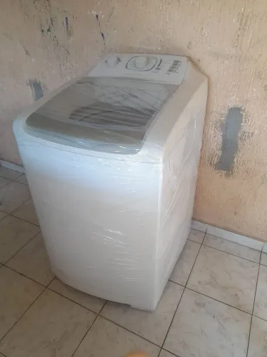 Vendo maqu8na eletrolux 10k bem conservada e funcionando tudo