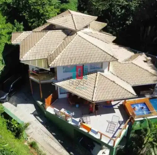 Portogalo | Casa de Condomínio 6 quartos, sendo 6 suites