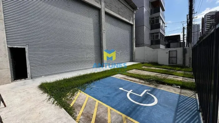 Alugue em Piedade na Av. Ayrton Senna, Galpão do tipo Loja com 200m², e estacionamento