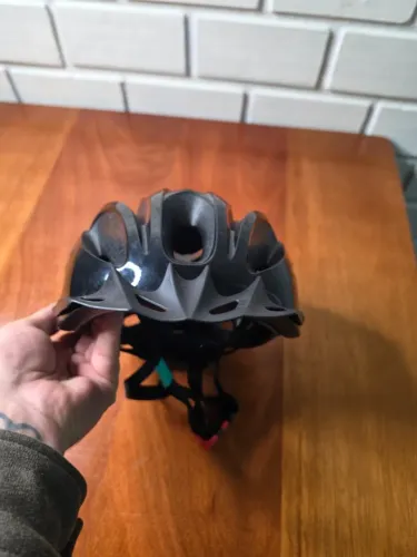 CAPACETE GTA PRETO PARA CICLISMO - USADO