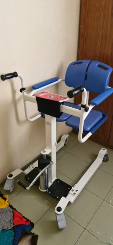 Cadeira de transferência para idoso
