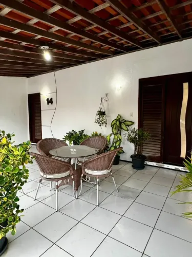Vende-se uma casa em condominio fechado