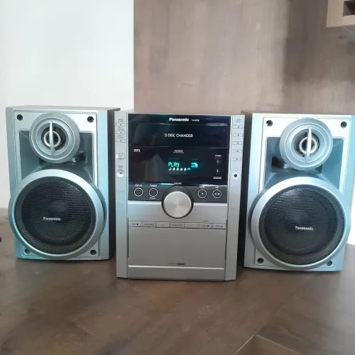 Mini System Panasonic SA-AK250 de 5 CDs com Controle Remoto