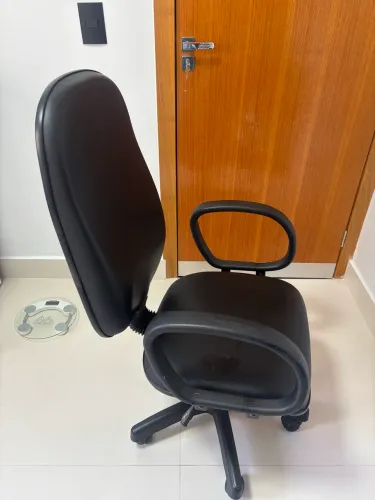 Cadeira Presidente Semi-Nova