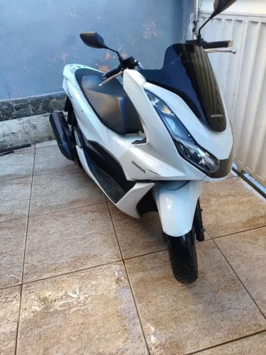 PCX 160 branco pérola