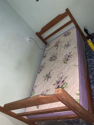 Vendo cama de solteiro