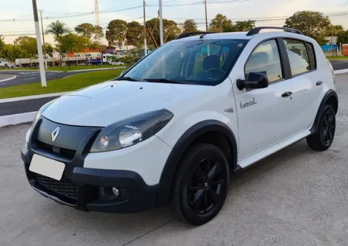 Renault Sandero Stepway Hi-power 1.6 8V 5P 2014