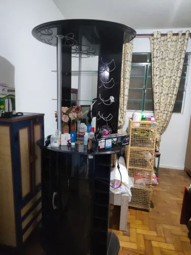 Barzinho novo, excelente qualidade, um luxo
