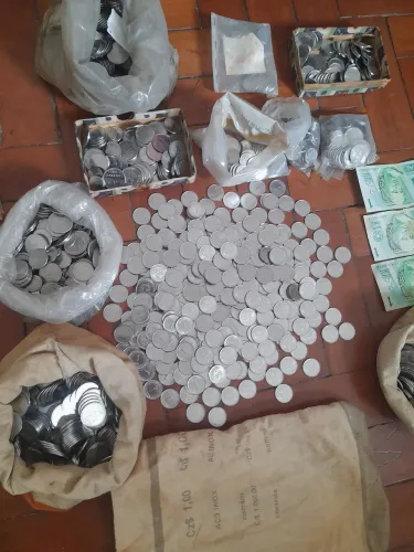 Moedas e notas antigas 