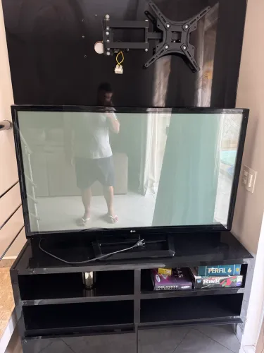 TV LG 50 polegadas com defeito