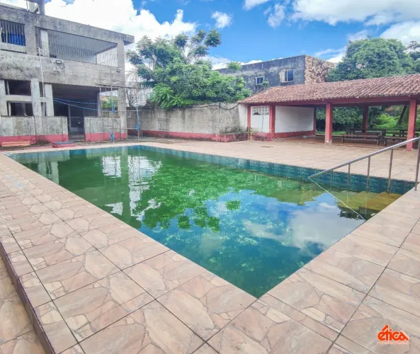 Ampla Casa de 7 Quartos com Piscina na Pedreira | 1700,00m²| 6 Vagas de Garagem - COD. 107