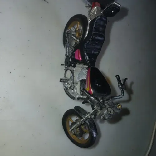 miniatura de moto Honda CB 500F matel escala 1/64 ou 1/18