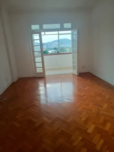 Imóvel para aluguel tem 101 metros quadrados com 3 quartos em Urca - Rio de Janeiro - RJ