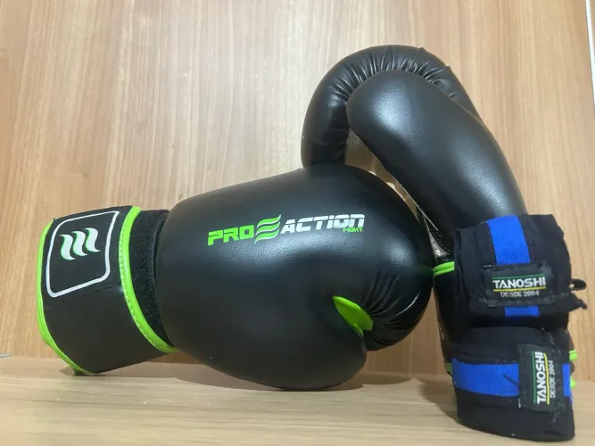     Kit Muay Thai 14oz Pro Action Fight + Bandagem