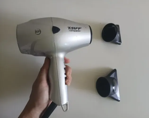 Secador de Cabelos Potente 220v Taiff modelo Fox Íon Motor Forte AC Profissional 2000W