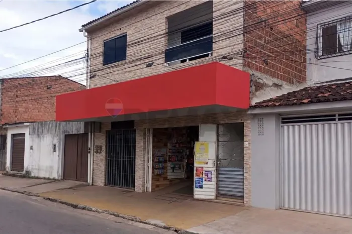 Imóvel com 3 Casas e 1 Ponto Comercial à Venda no Jacintinho -Excelente Oportunidade para 