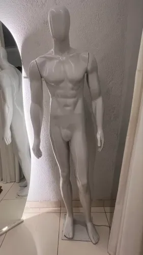 Manequim masculino