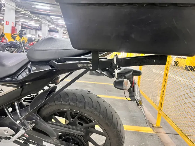 Suporte de baú deslizante para fz25