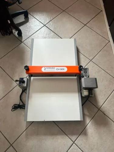 MÁQUINA DE CORTE E VINCO ELÉTRICA SEMI AUTOMÁTICA 100CM