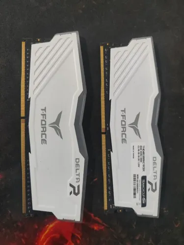 MEMÓRIA RAM DDR4 8GB 3000MHZ TEAM GROUP RGB