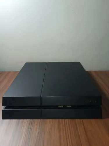 Playstation 4 + 2 controles + 9 jogos