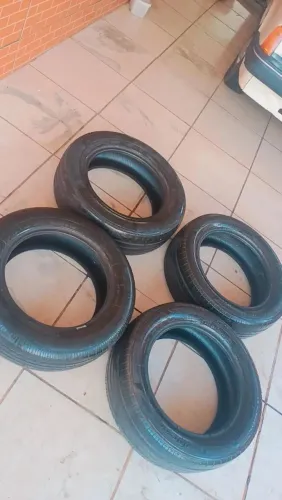 Vendo pneus 15 