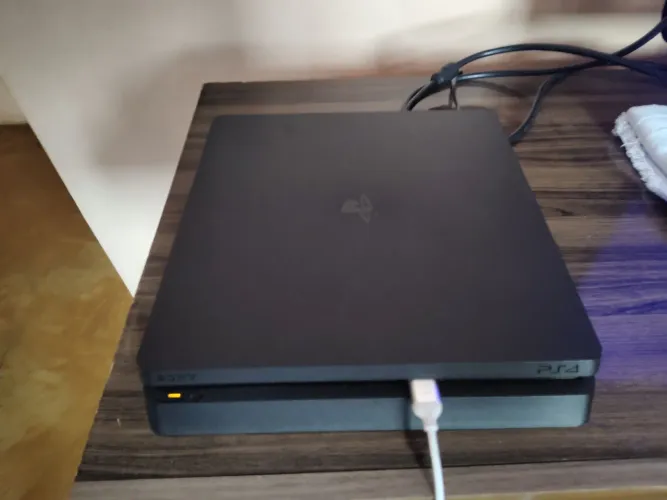Ps4 slim