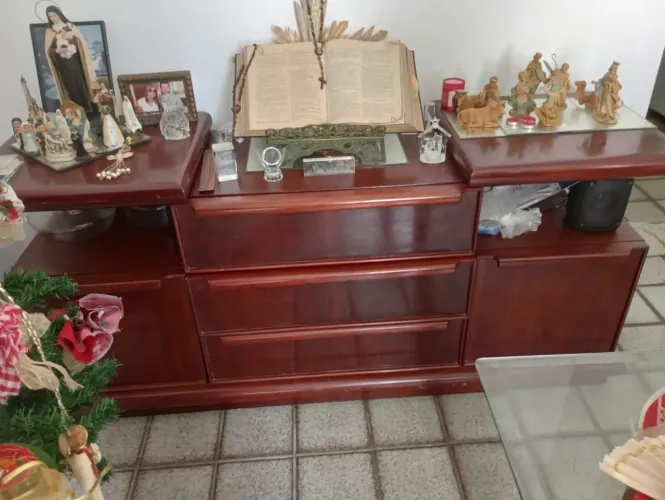 Guarda roupa,sofá,poltronas, rack