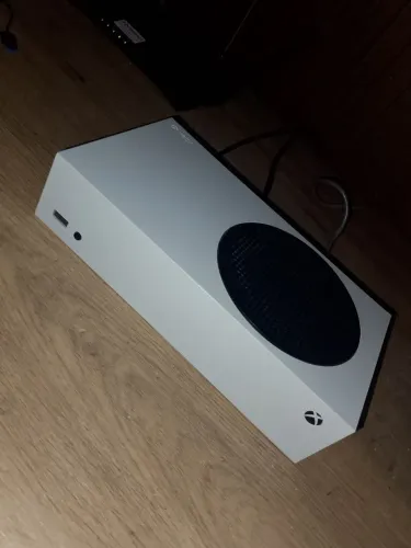 Xbox Series S + 2 Controles Originais + 8 Pilhas Recarregáveis