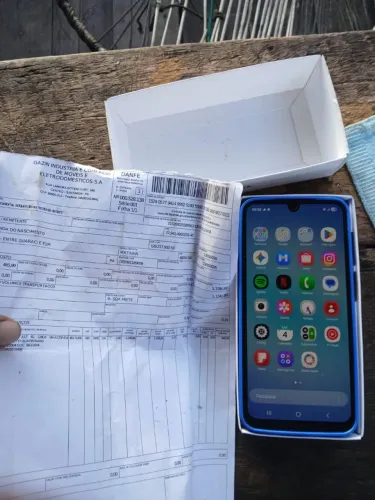 Vendo esse celular a17 novo na caixa