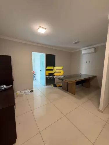 SALA NO TÉRREO PARA LOCAÇÃO NO BAIRRO DE MANAÍRA EM JOÃO PESSOA - PB