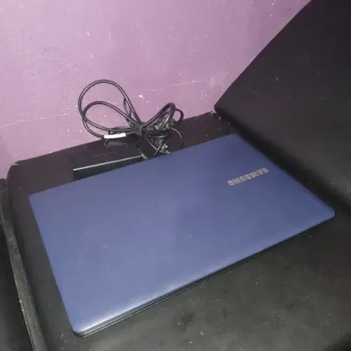 Notebook Samsung + teclado mais cds e mais case de notebook 