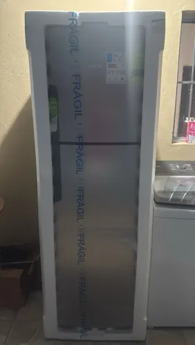 Geladeira lacrada