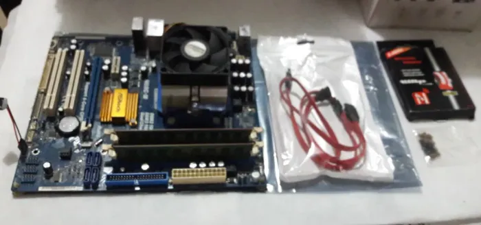 kit placa mãe + phenon II X4 + 6GB DDR3 Aceito troca